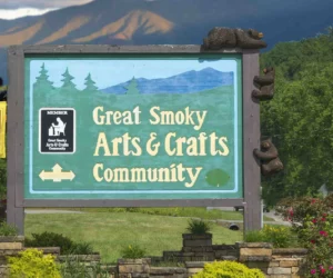 Great Smoky Arts and Crafts Community sign