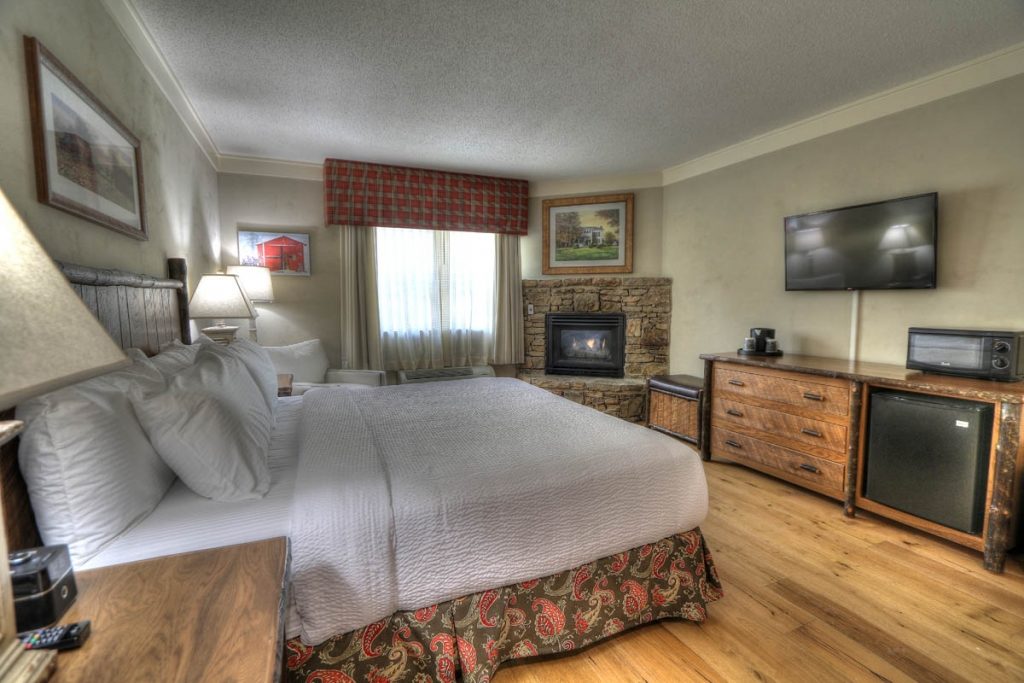 king suite at The Lodge at Five Oaks